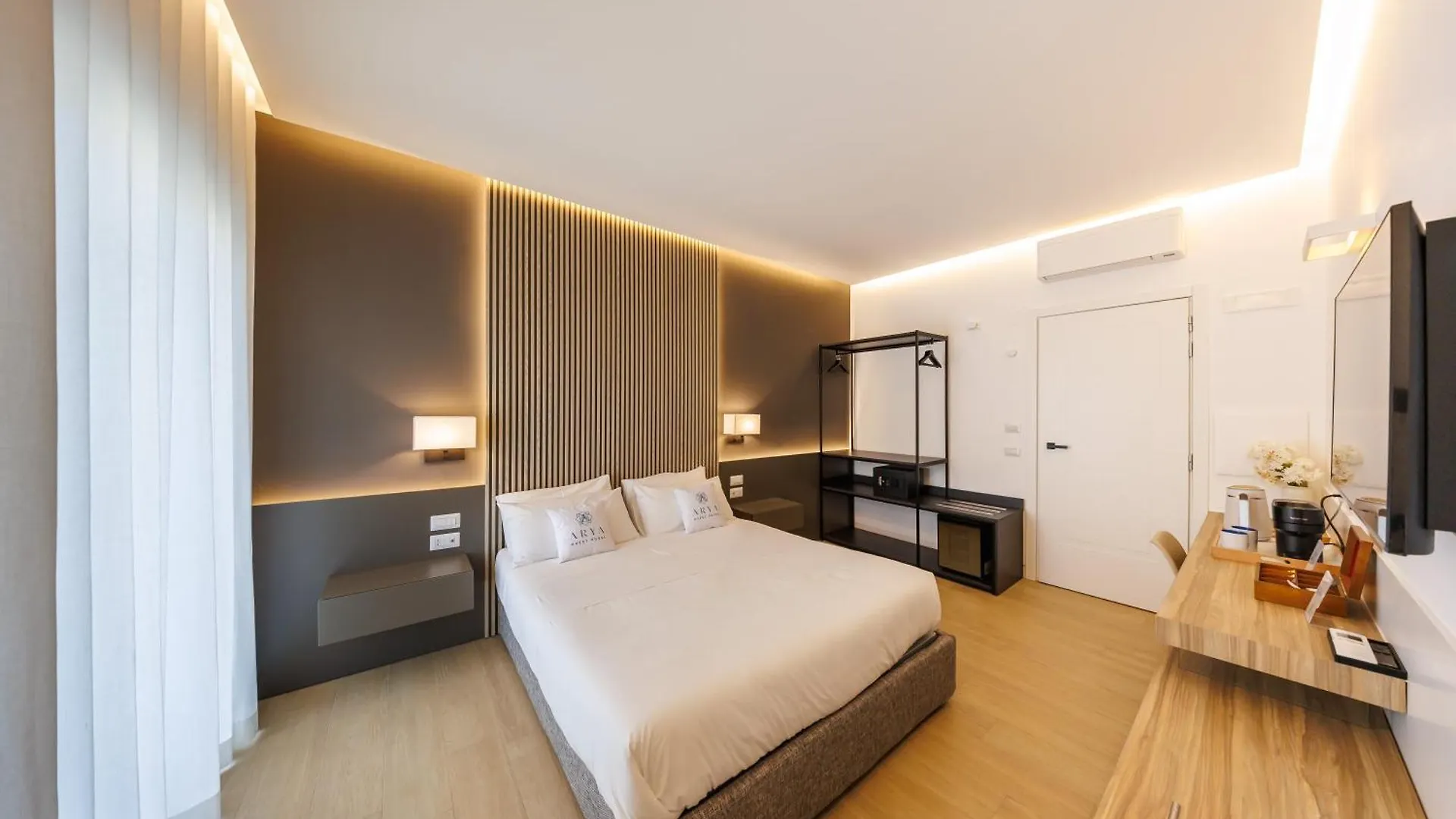 Arya Guest House Napoli Italia