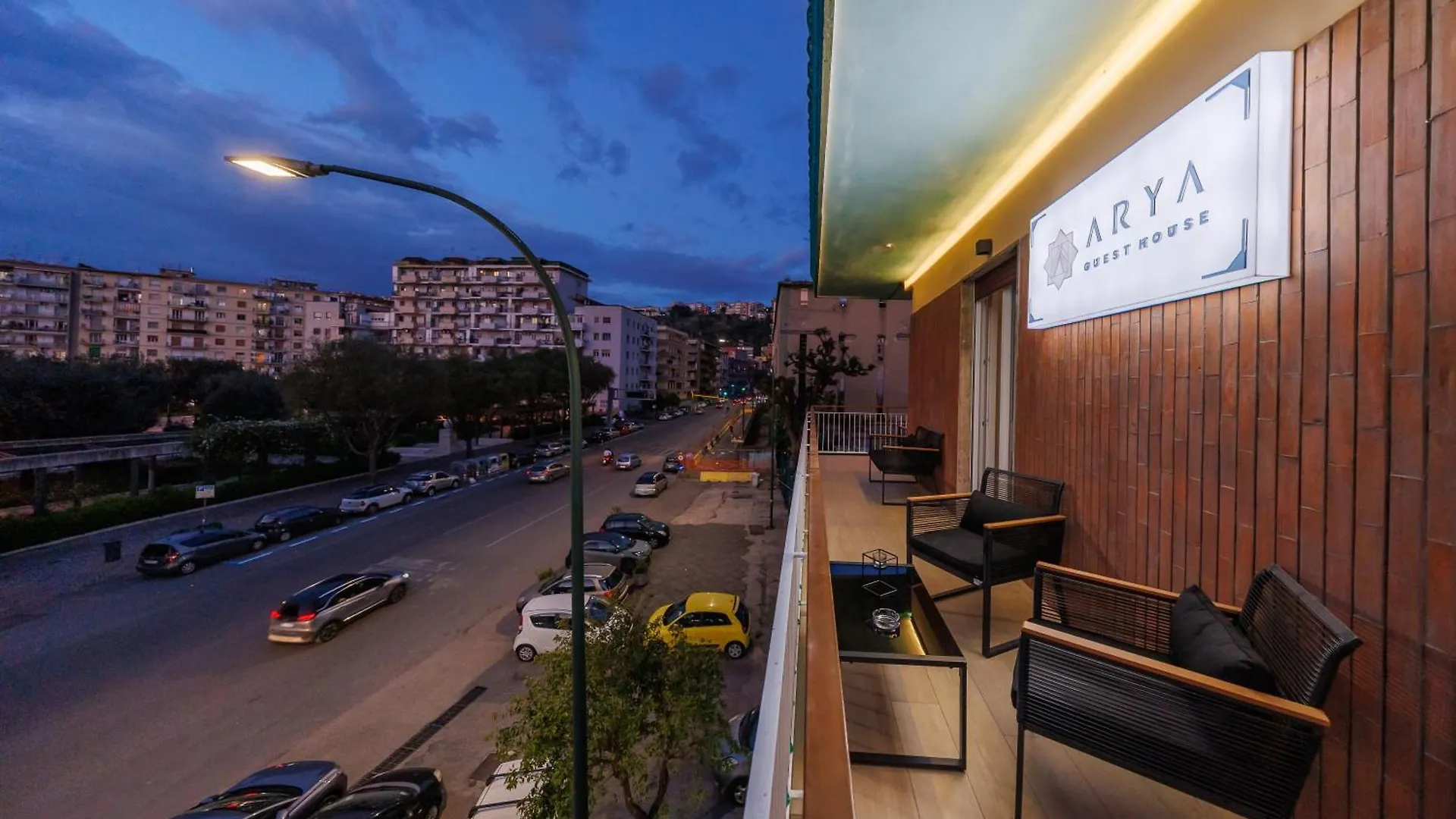 Arya Guest House Napoli Italia