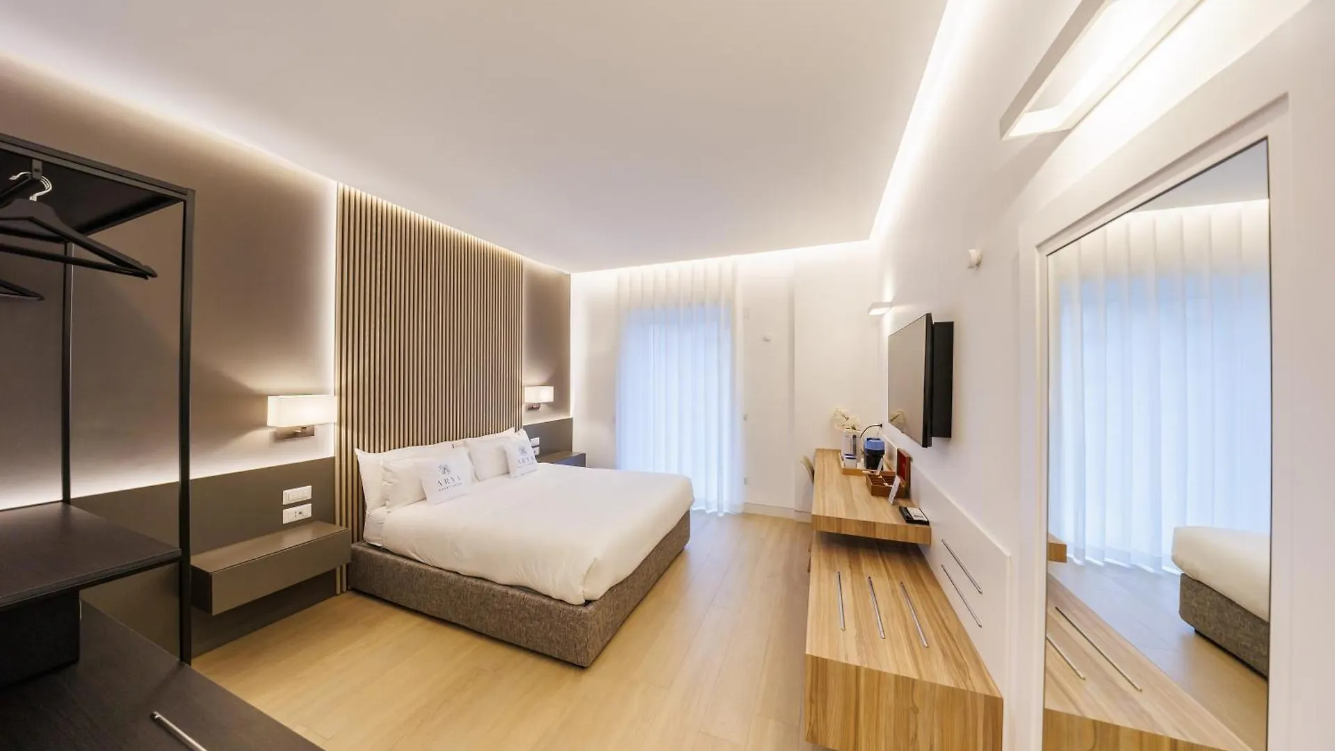 Arya Guest House Napoli Italia
